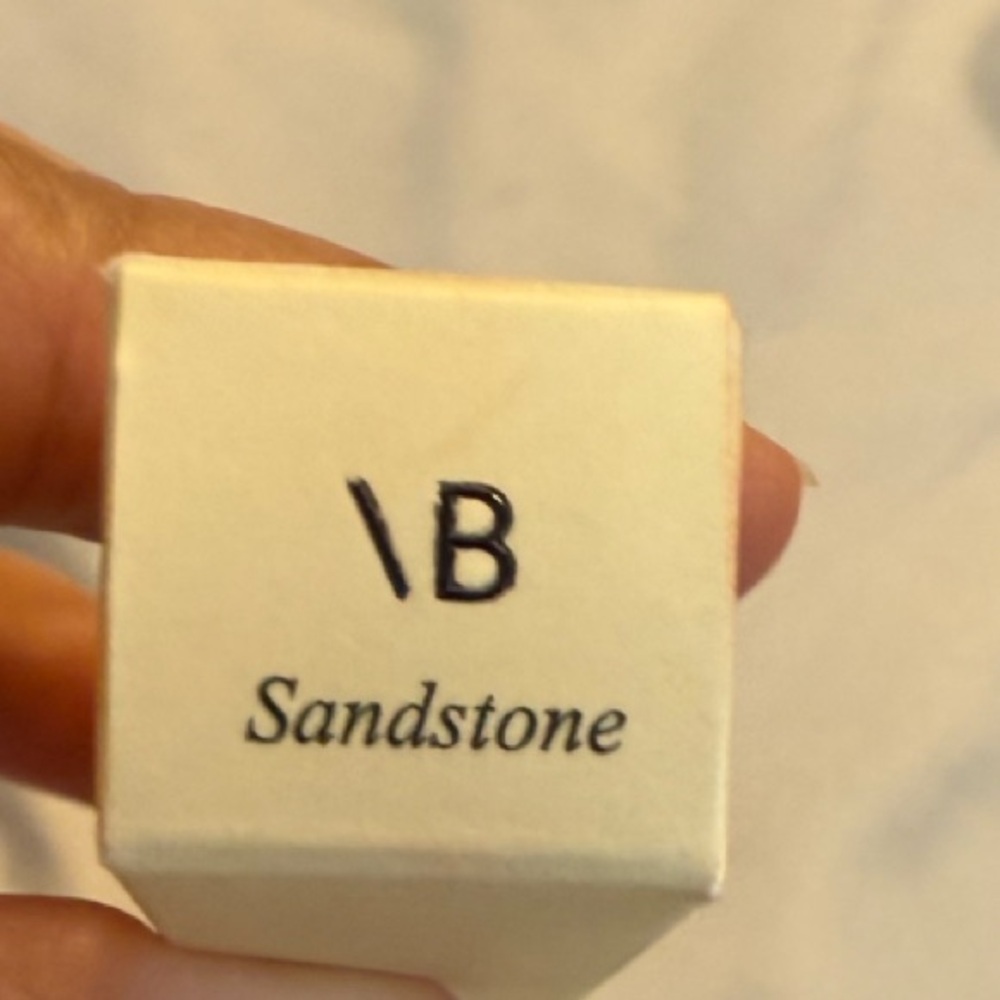 Victoria Beckham Beauty Contour Stylus in Sandstone